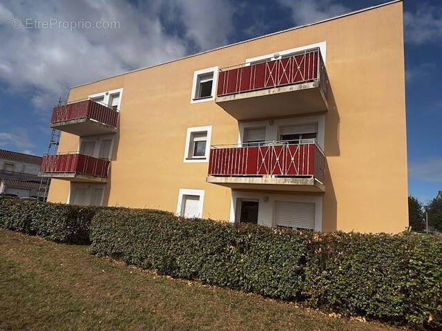 Appartement à TREBES