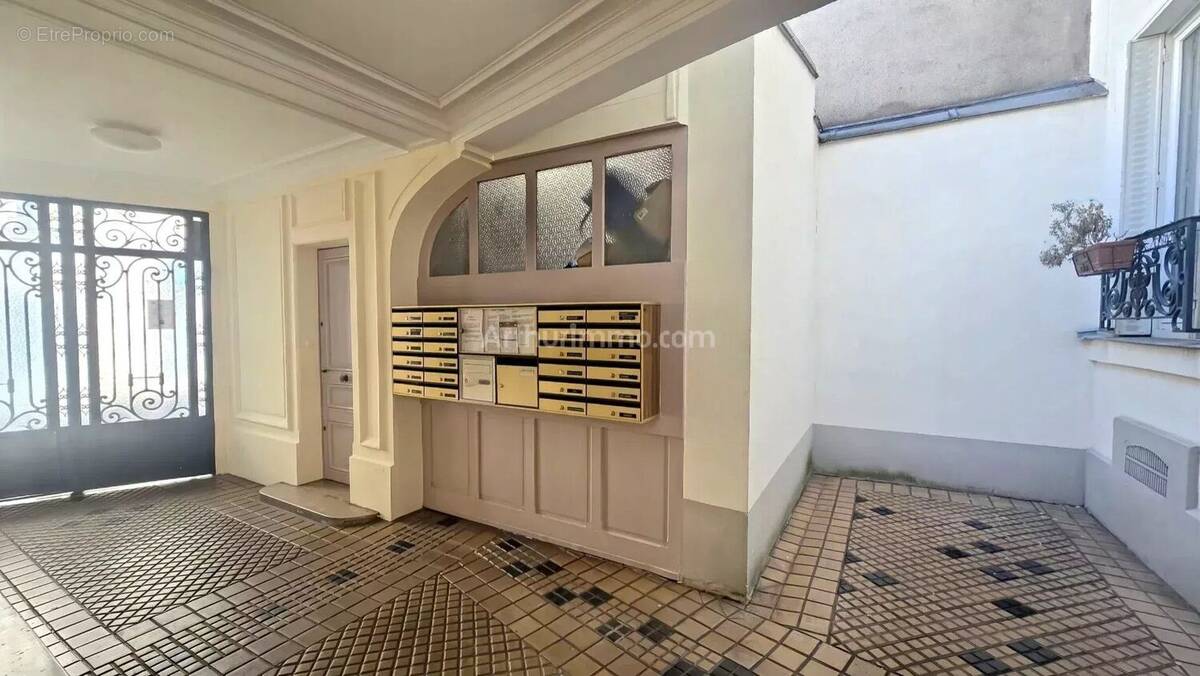 Appartement à PARIS-17E
