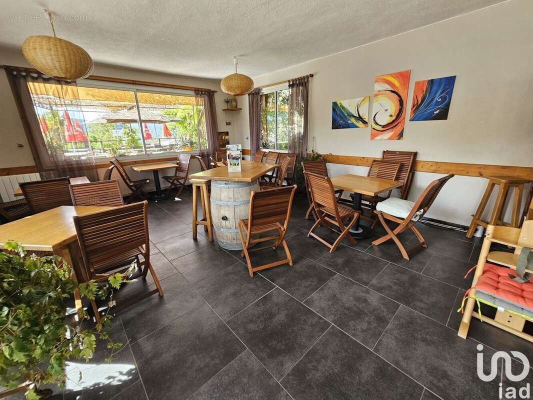 Photo 2 - Commerce à LE SAUZE-DU-LAC