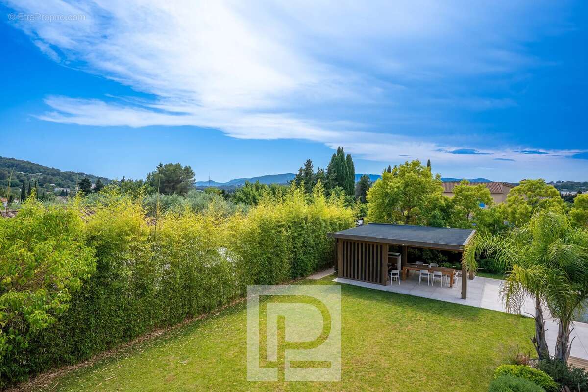 Maison à MOUGINS