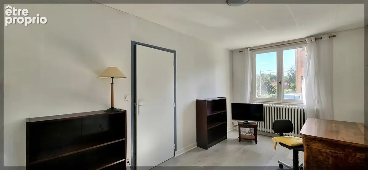 À Vernoux-en-Vivarais, maison 93 m2 avec jardin, 3 chambres et vue sur le lac - photo 7
