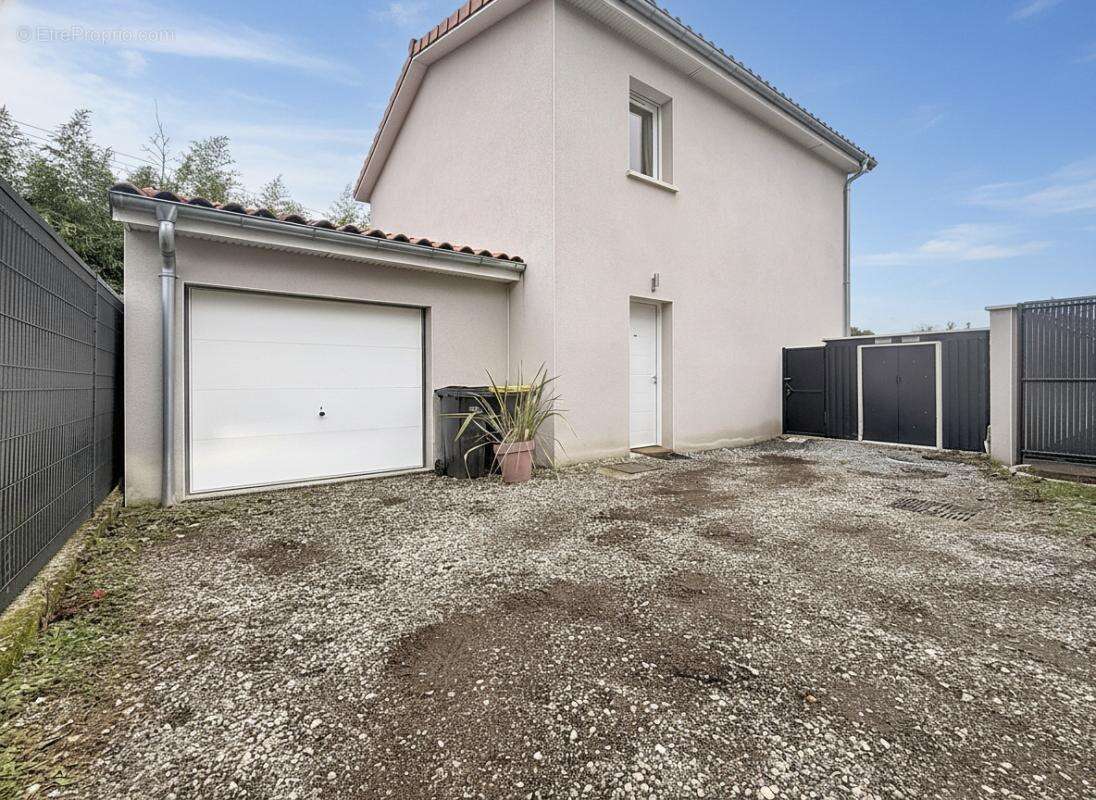 Maison à CONDRIEU