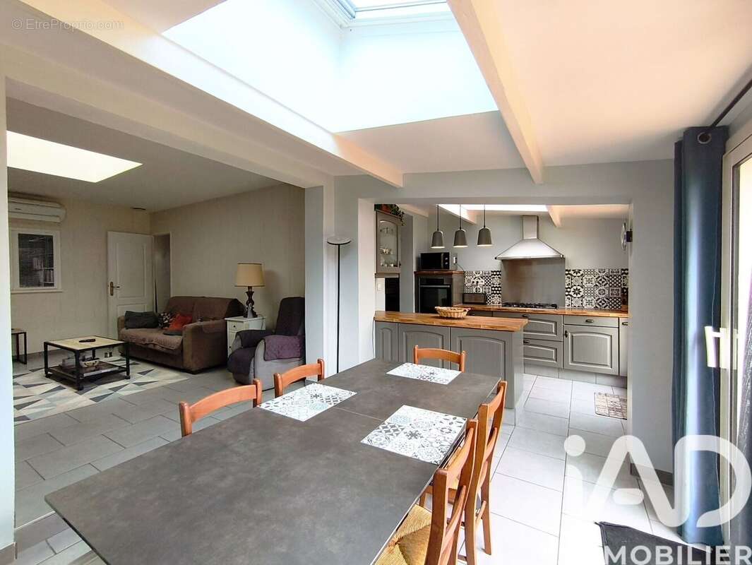 Photo 5 - Maison à CHATENAY-SUR-SEINE