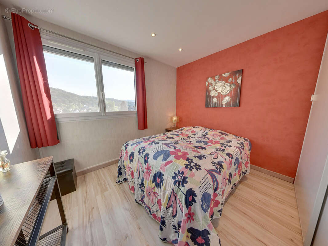 Appartement à SAINT-MARTIN-D'HERES