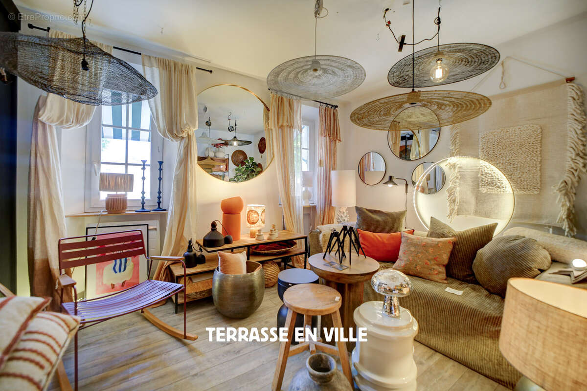 Maison à SAINT-CYR-SUR-MER