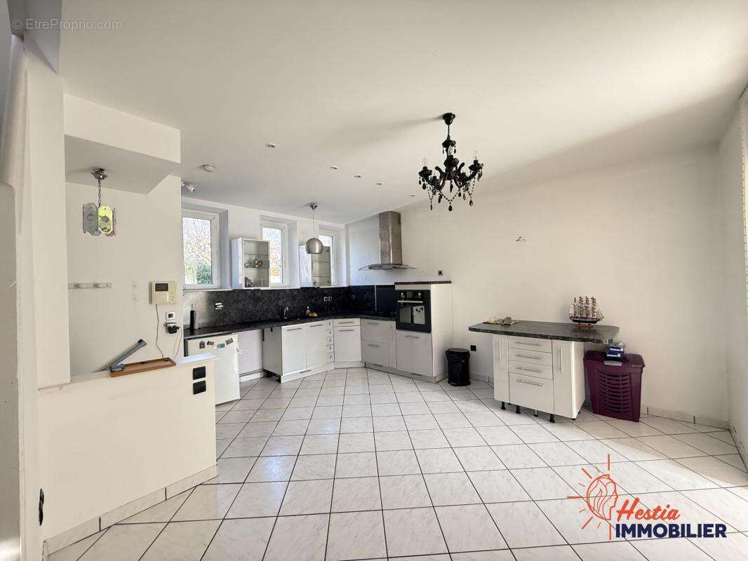 Maison en pierre meulière - Quartier Maison Blanche - 102 m - photo 2