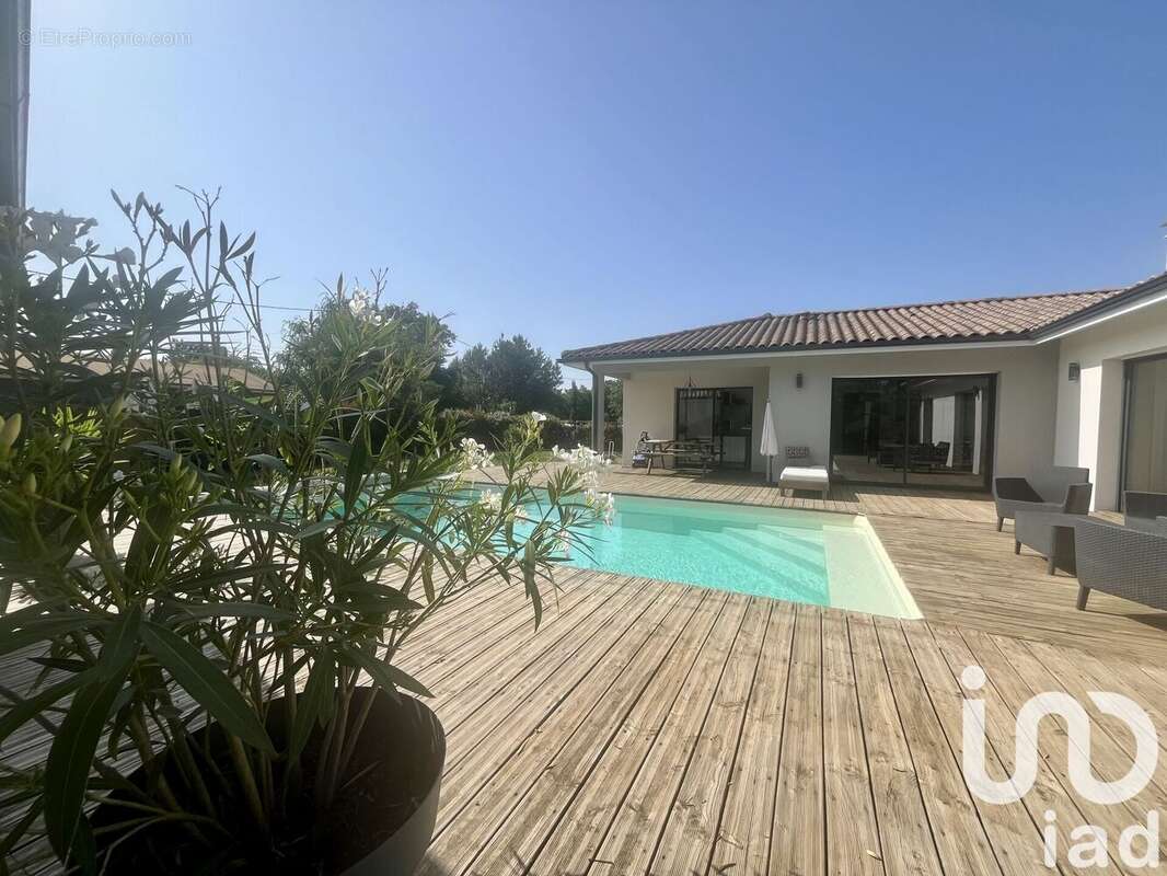 Photo 2 - Maison à SALLES