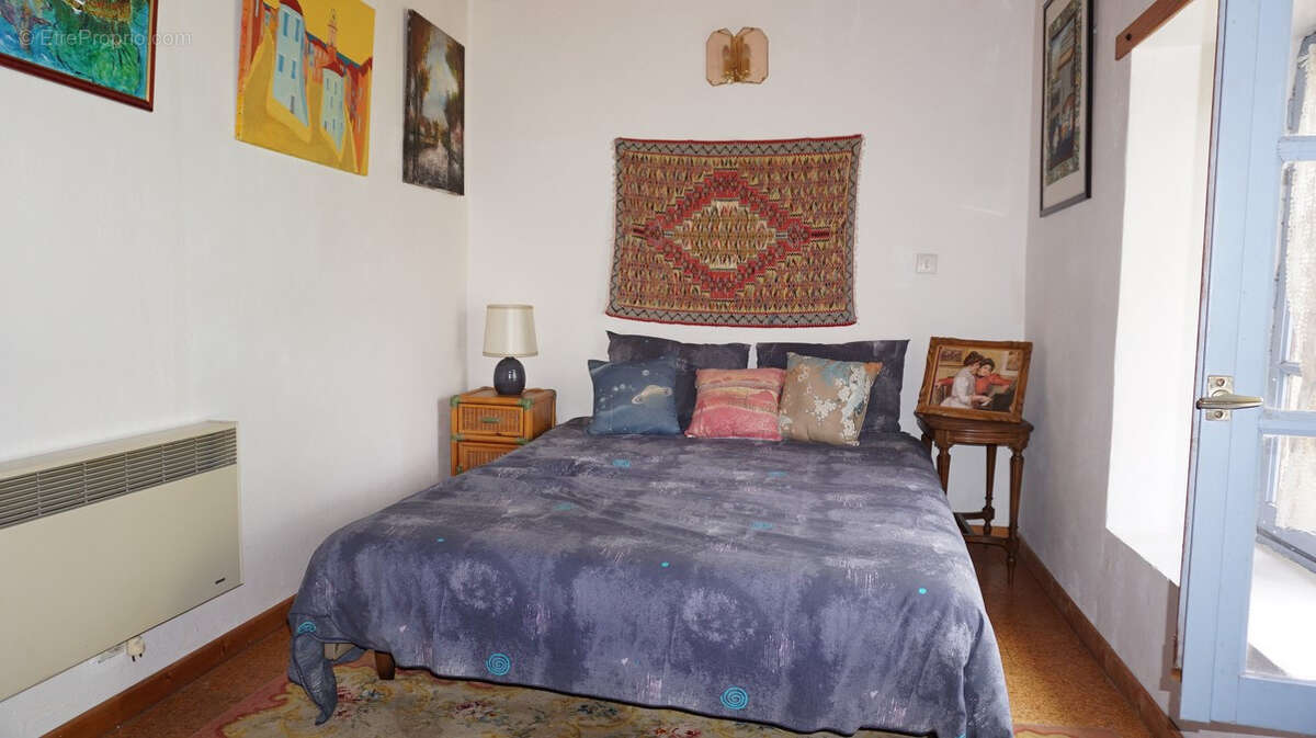 Maison à CASTELNAU-MONTRATIER