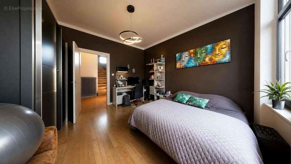 Maison de 9 pièces de 243 m² à Thionville - photo 8