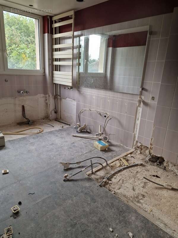 Appartement à CHARMES