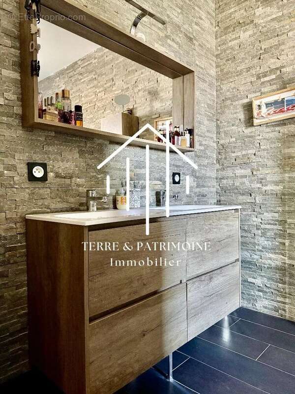 Maison à VALLON-PONT-D'ARC