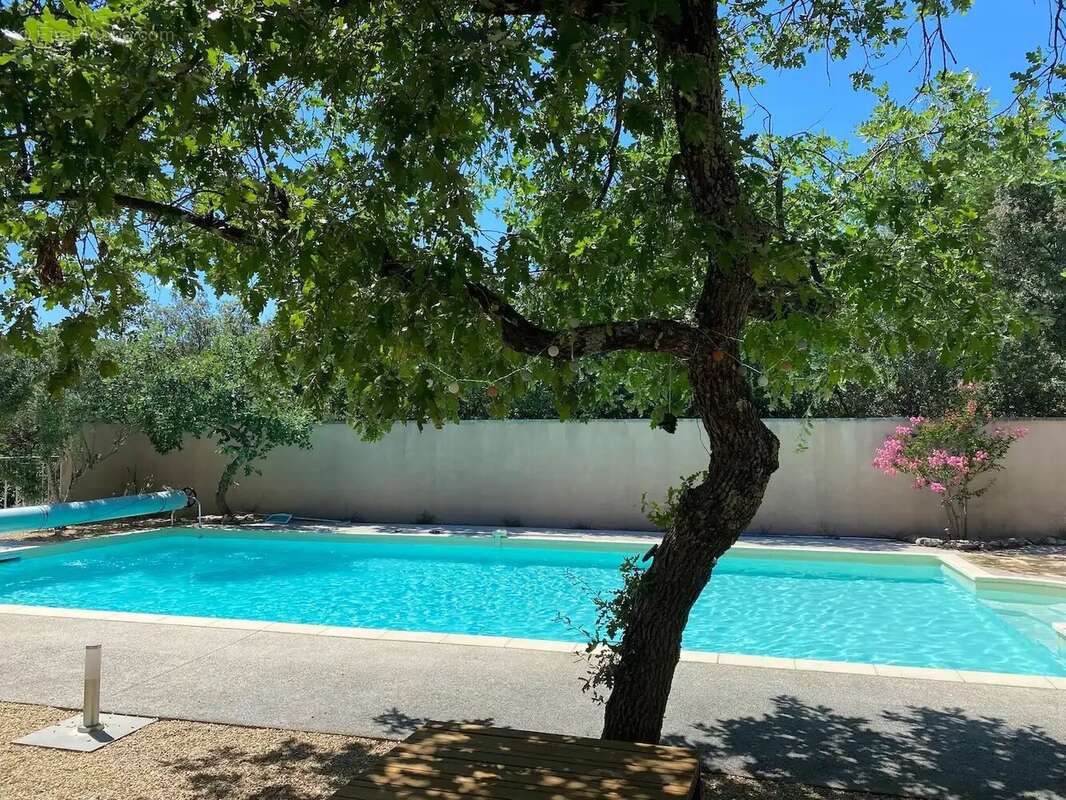 Maison à GORDES