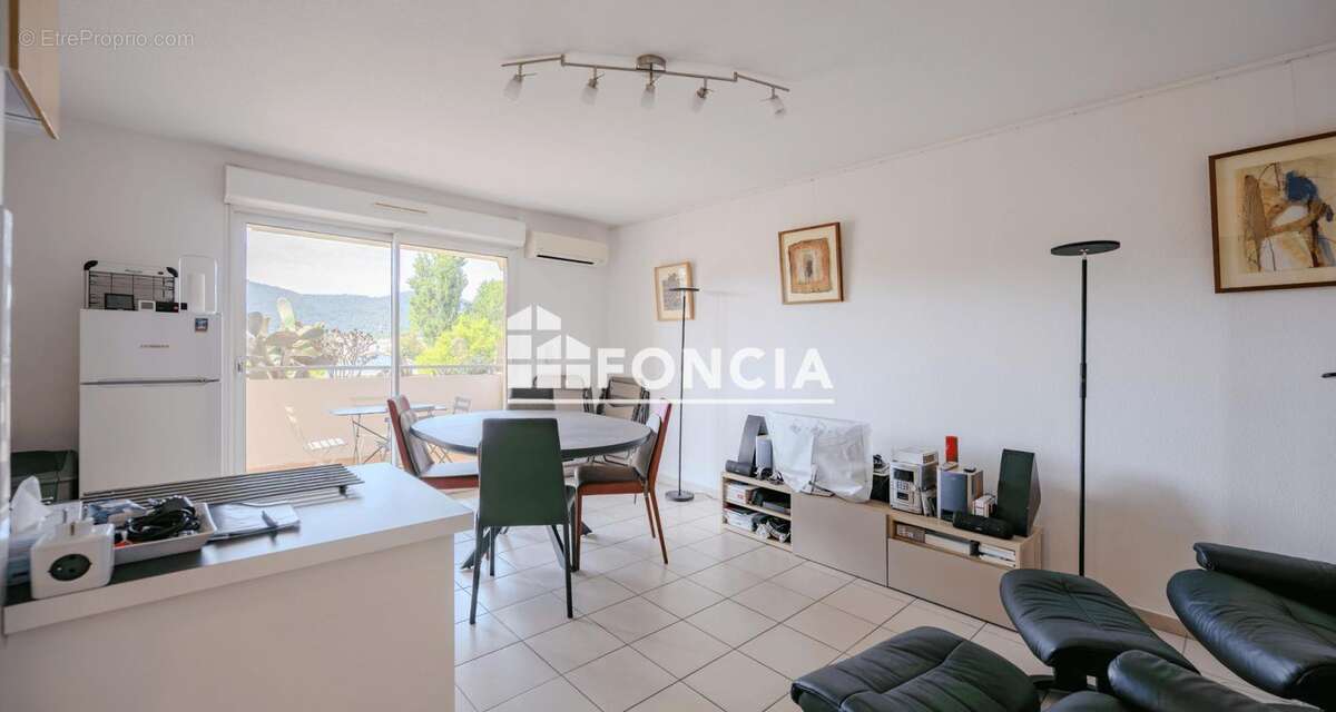 Appartement à HYERES