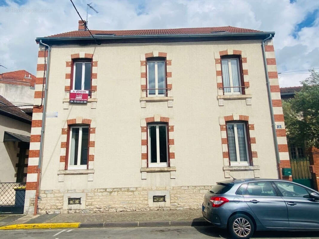 Maison à MONTLUCON