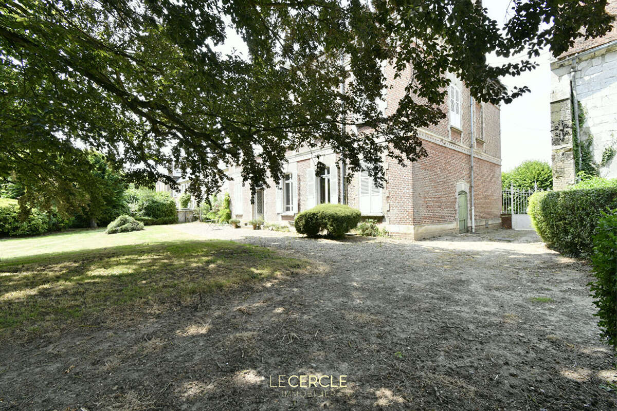 Maison à ESTREES-SAINT-DENIS