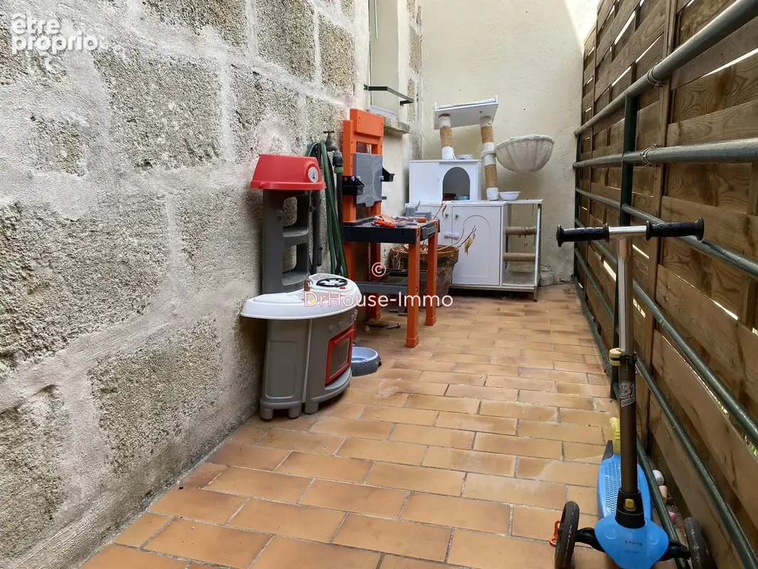 Maison 145 m² à Saint-Laurent-D'aigouze  - photo 6
