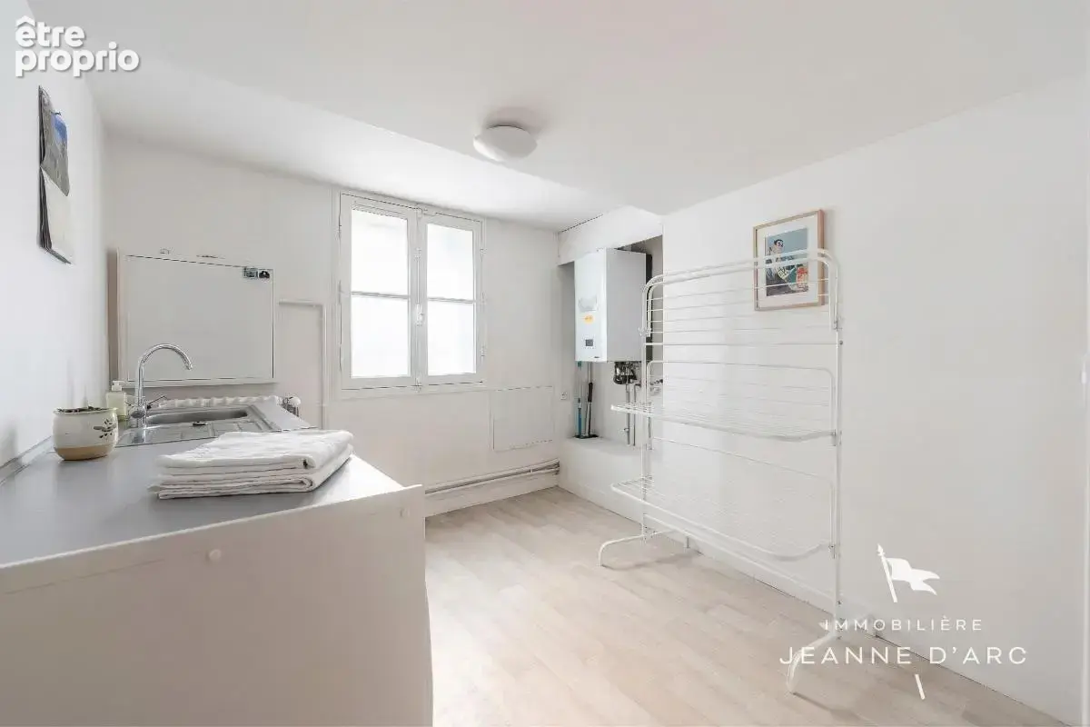 VERSAILLES - RIVE DROITE LES PRéS - Maison de ville 159 m²  - 8 pièces, 4 chambres - Dressing, Salle familiale dans Sous-sol Com - photo 20