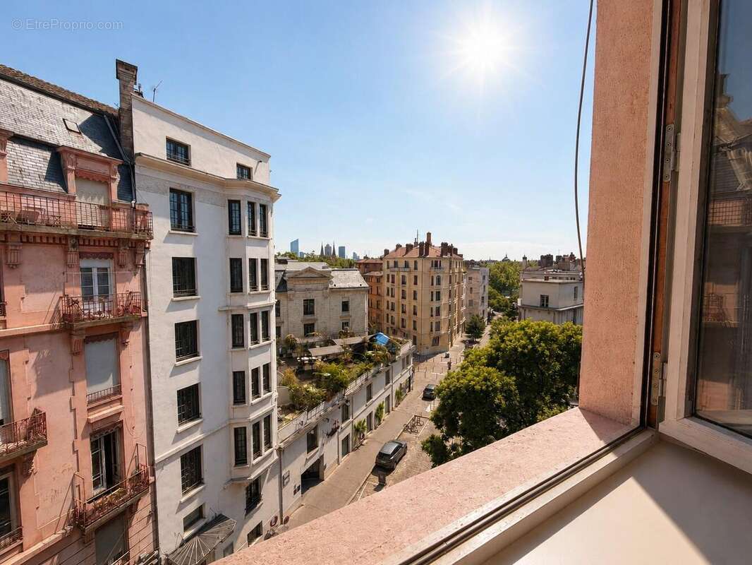  - Appartement à LYON-5E