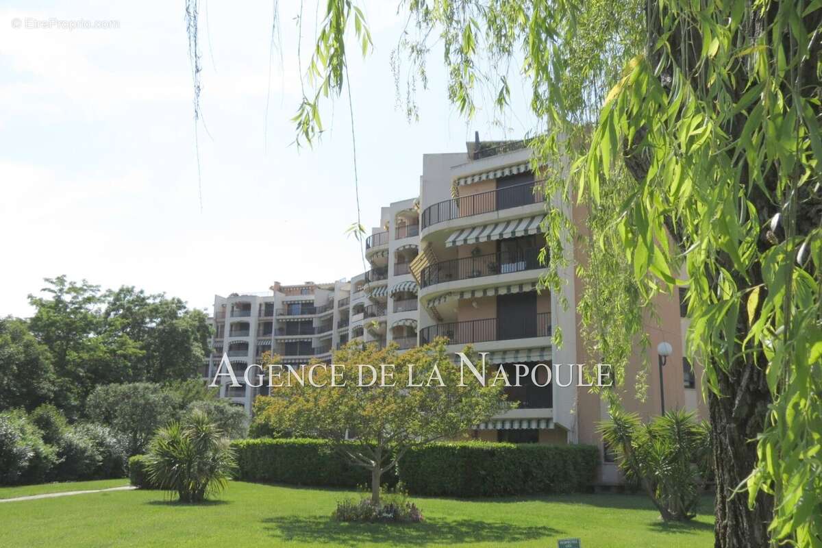 Appartement à MANDELIEU-LA-NAPOULE