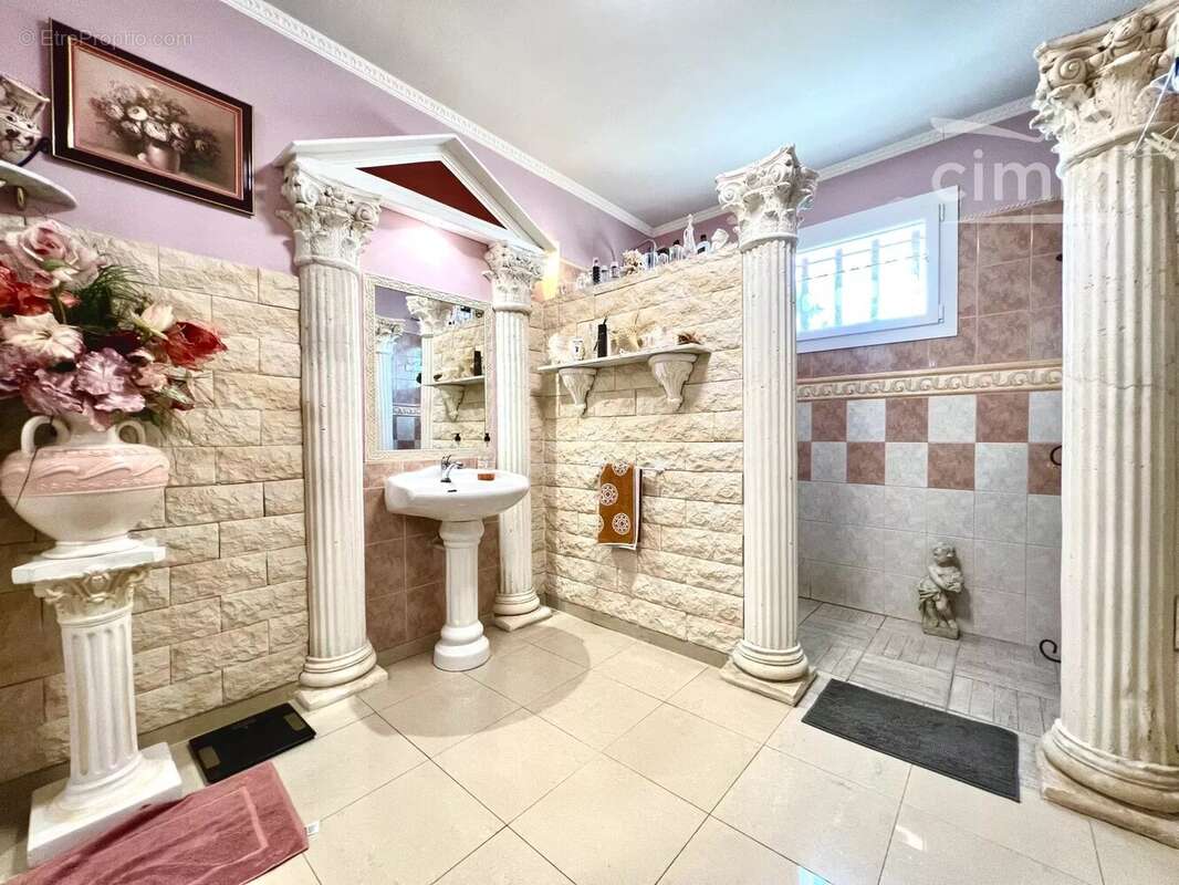 Maison à PORT-SAINT-LOUIS-DU-RHONE