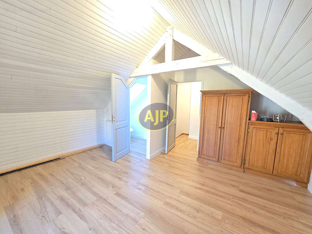 Maison à CONQUEREUIL