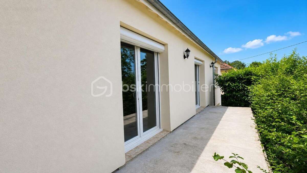 Maison à LE COUDRAY-MONTCEAUX