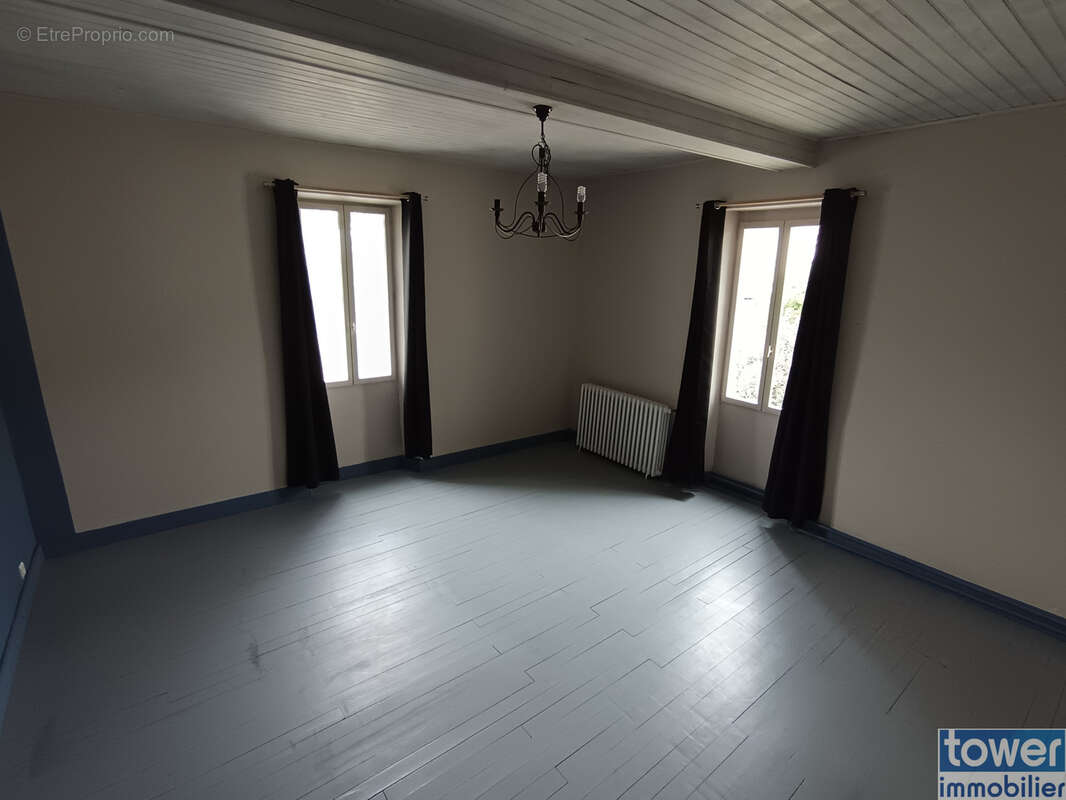 A 20 minutes de Valence - Maison en pierres de 180 m2 avec 5 chambres et deux garages - photo 9