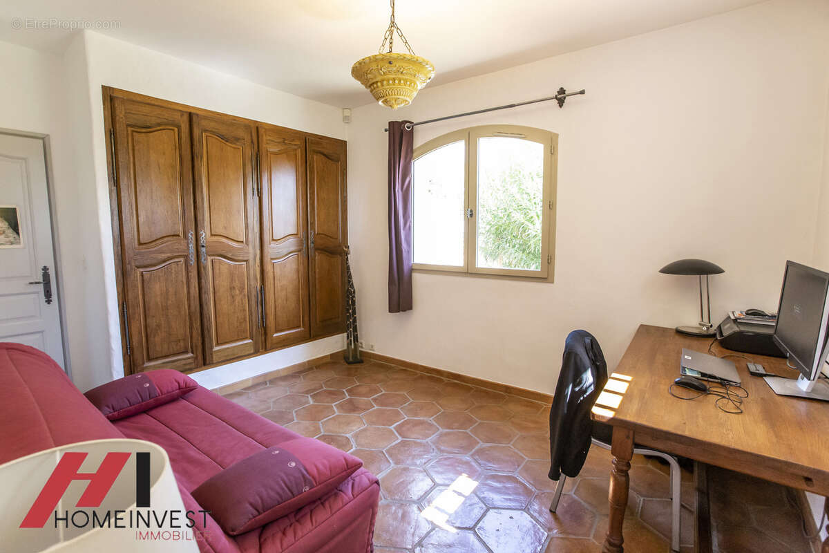 Vue et terrain a couper le souffle pour cette villa - photo 10