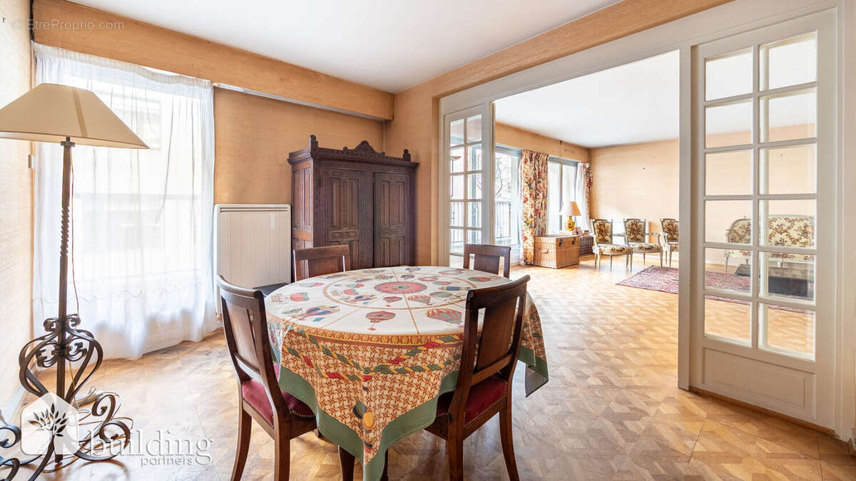 Huissiers/Poissonniers - 120m²  avec balcon - 3 chambres - photo 6