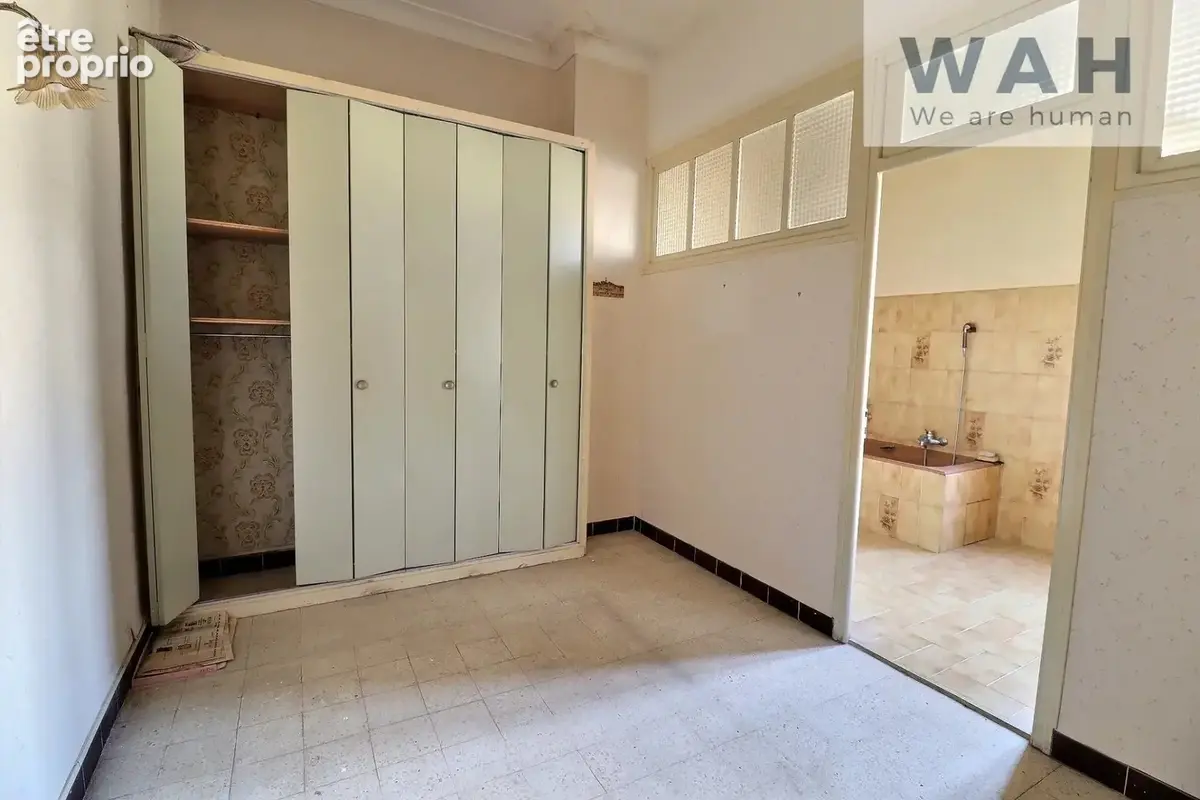 Maison de maitre - 7 pieces a renover -  30540 milhaud - photo 12