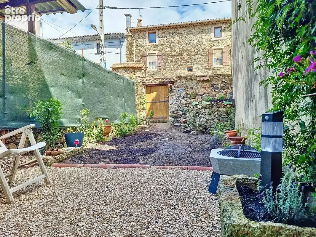 Maison 250 m² à Saint-Nazaire-De-Ladarez  - photo 3