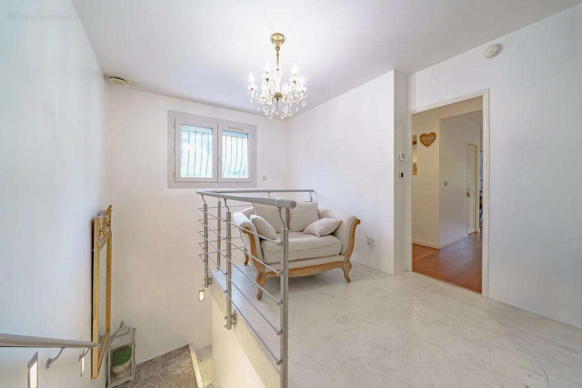 Maison à SAINT-VICTORET