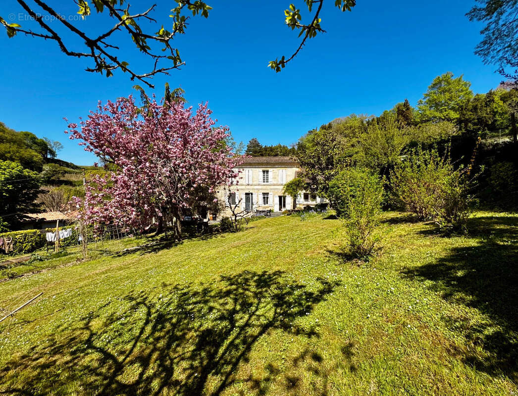 Maison à FRONSAC