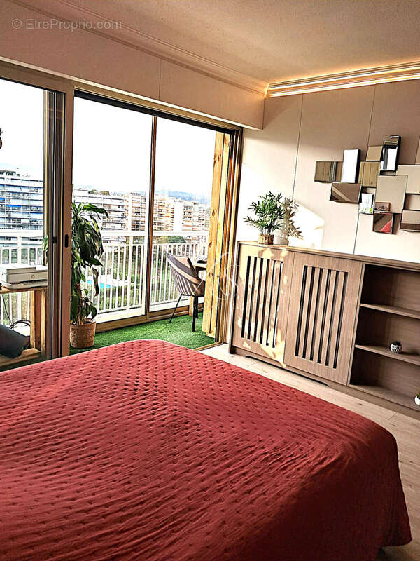 Appartement à MANDELIEU-LA-NAPOULE