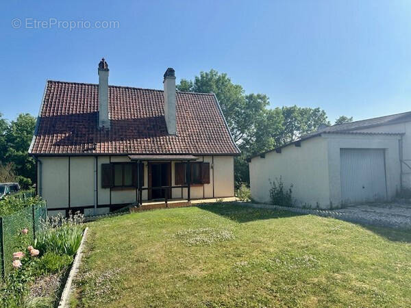 Maison à NEUFCHATEL-EN-BRAY