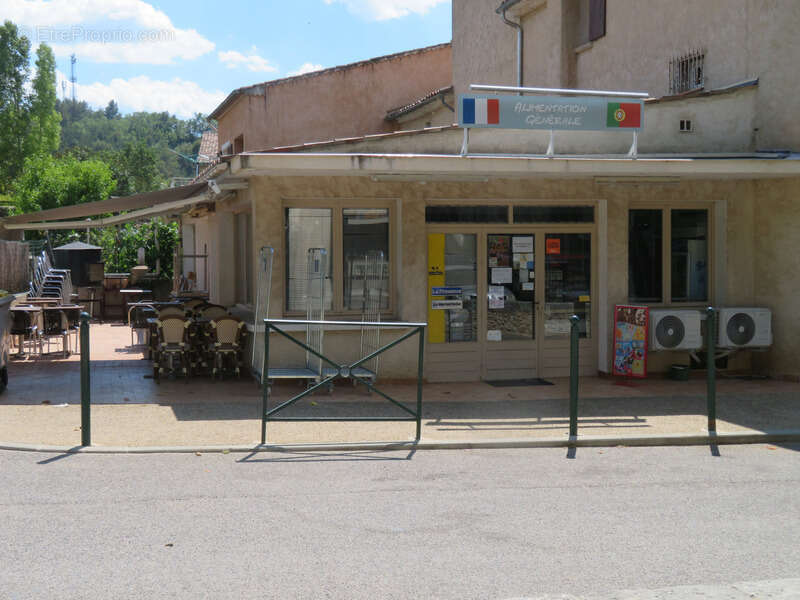 Commerce à ROUMOULES