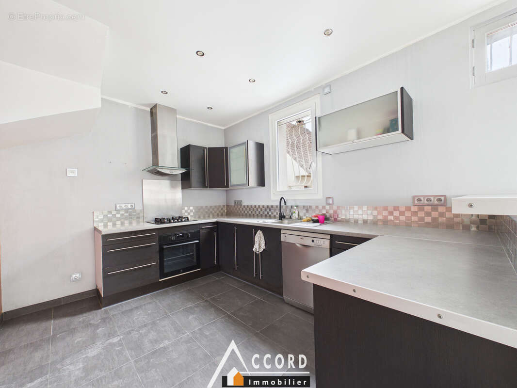 Maison à SARTROUVILLE