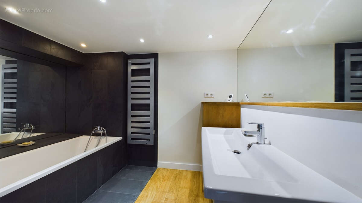 Appartement à PARIS-2E