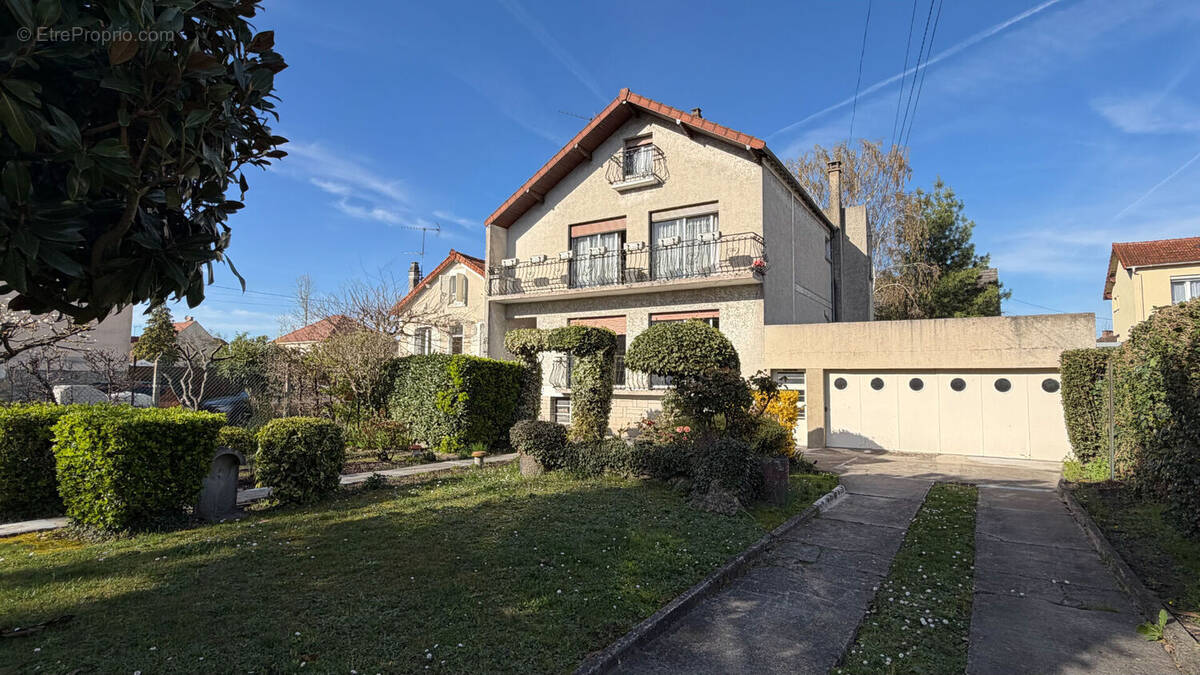 Maison à LIVRY-GARGAN