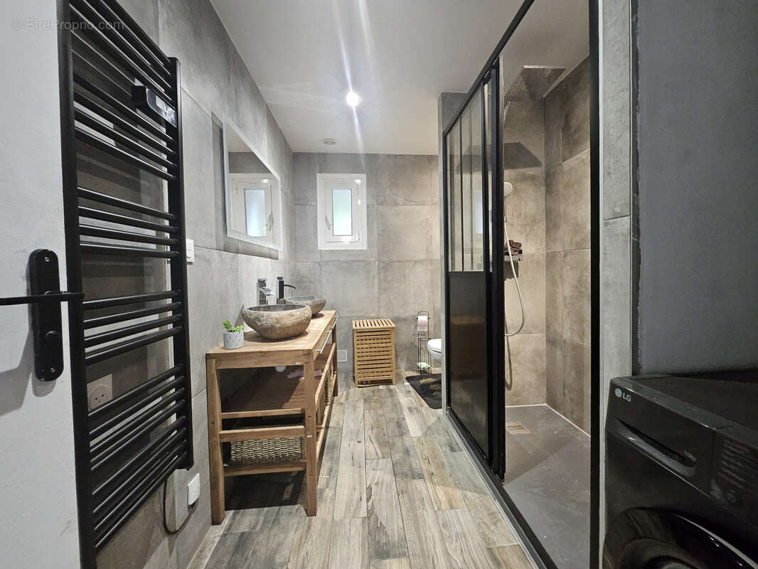 Appartement à L'ESCARENE