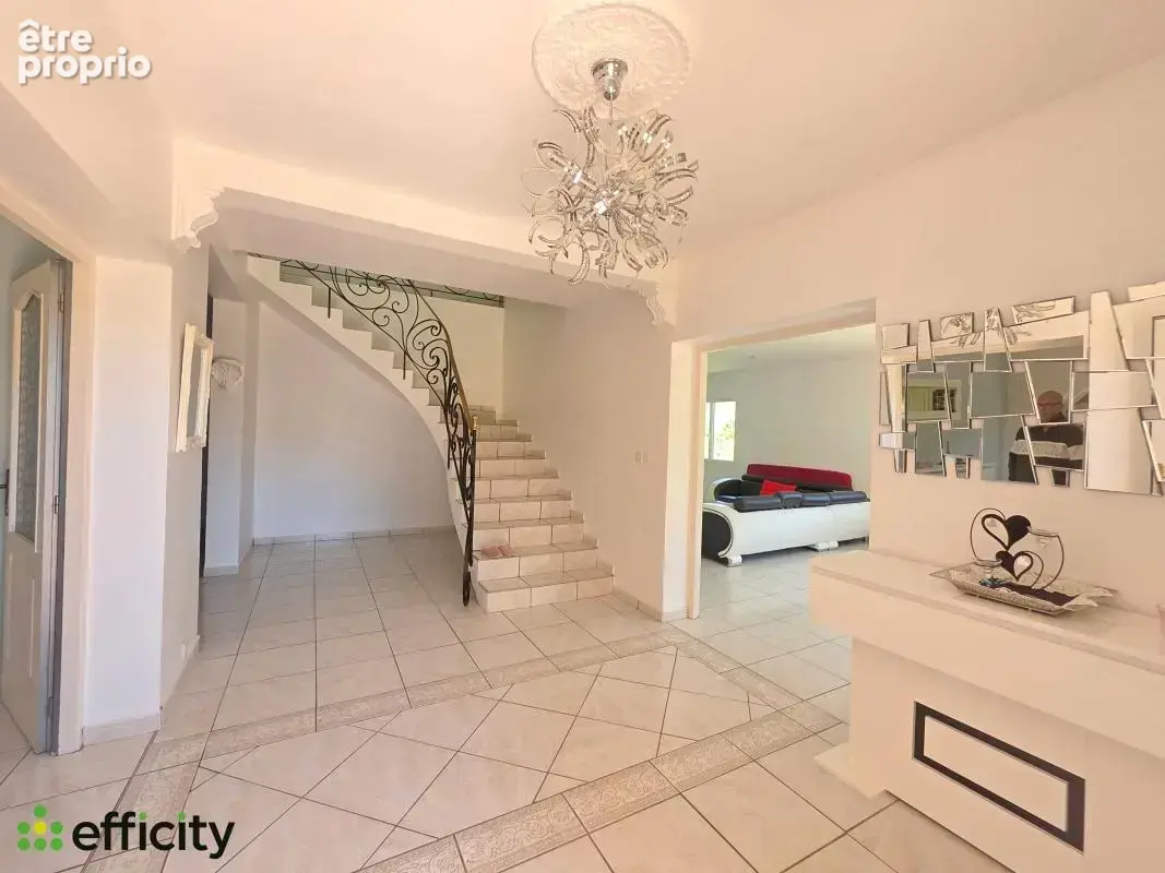 Maison 8 pièces 245 m² à vendre à Marcoux (04420) - photo 8