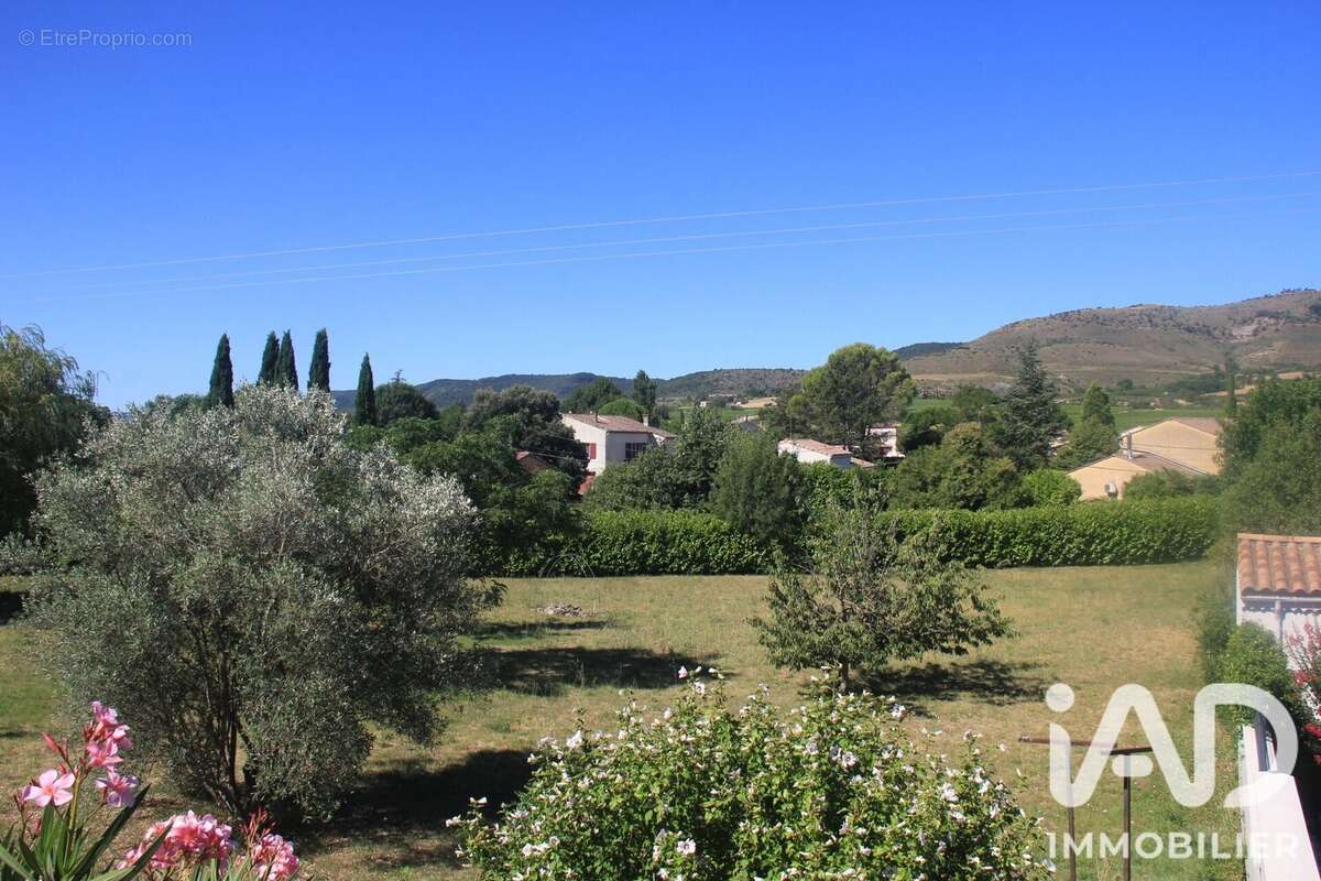 Terrain 881 m² à Alba-La-Romaine  - photo 8