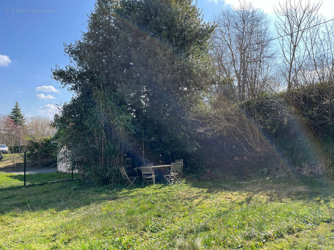 Coussac Bonneval Maison du bourg ; 3 pièces sur sous-sol, jardin, vues et proches commerces - photo 25