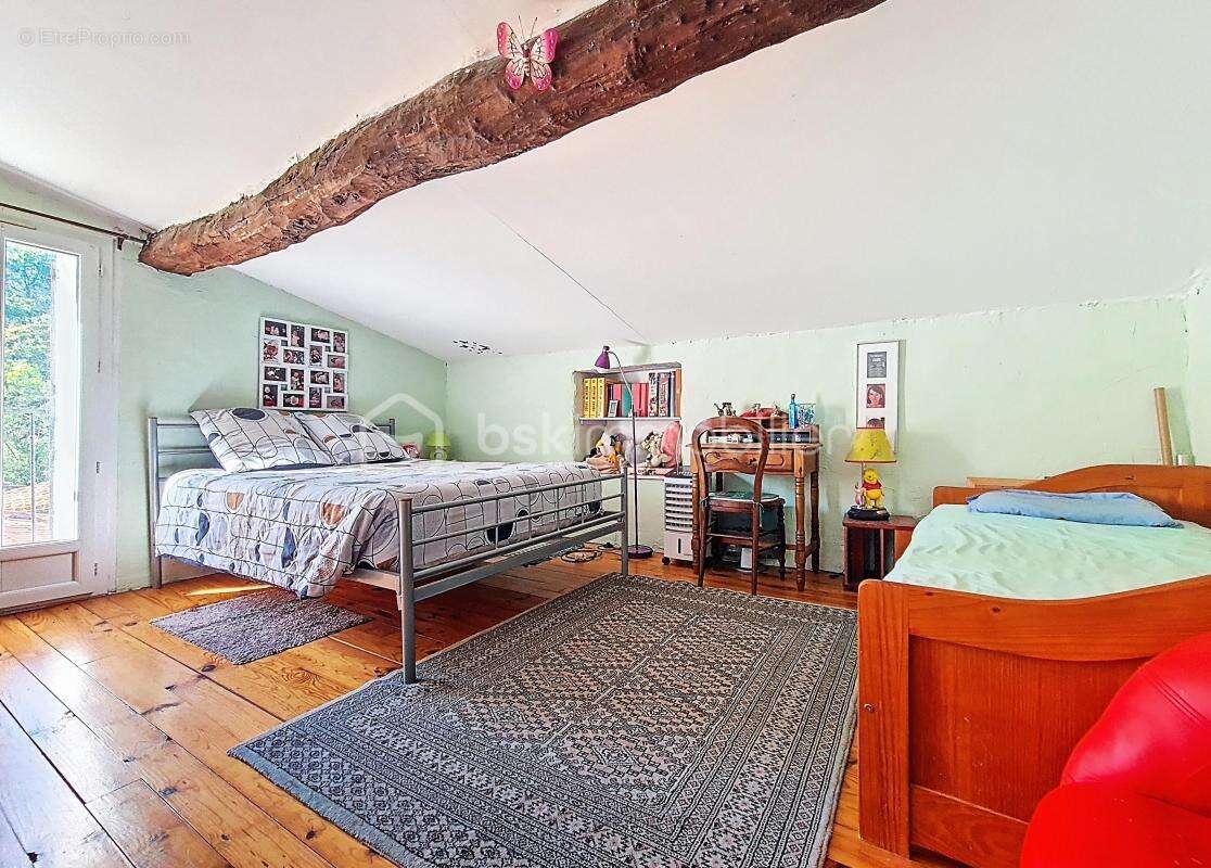 Maison de village avec terrasse, 4 chambres, garage, cave - photo 4
