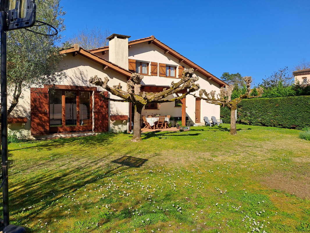 Maison à VILLENAVE-D'ORNON