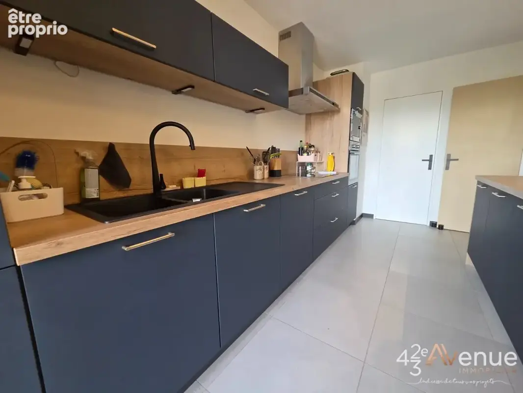 Appartement 91 m² à Saint-Etienne  - photo 9