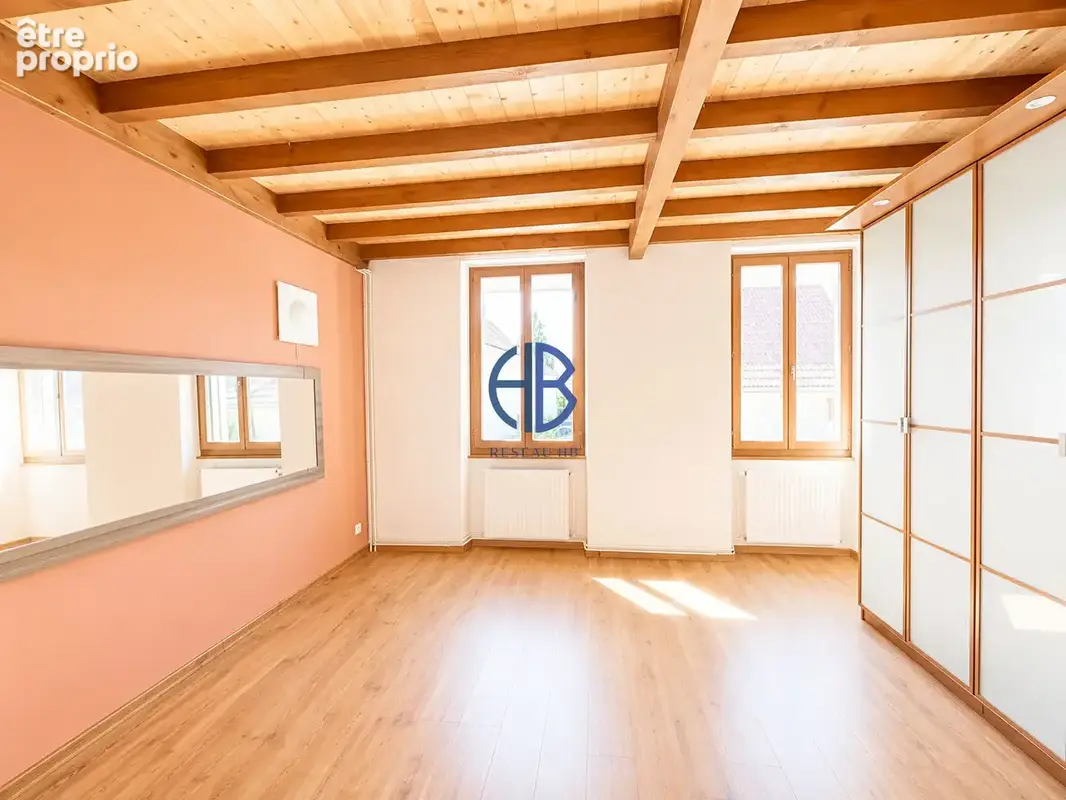Charmante maison individuelle rénovée de 102,41 m² au coeur du village des Avenières - photo 7