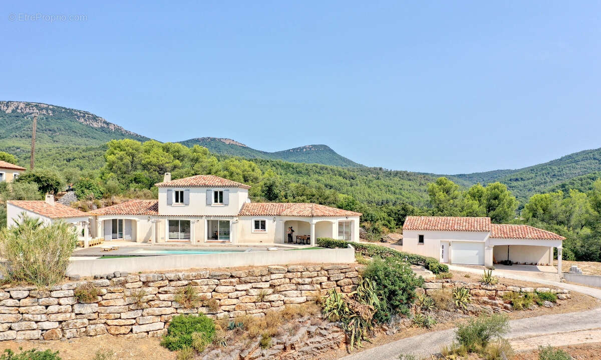Maison à CUERS
