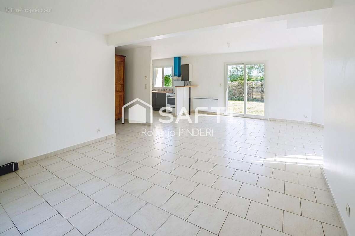 Maison 112 m² à Champ-Sur-Layon  - photo 2