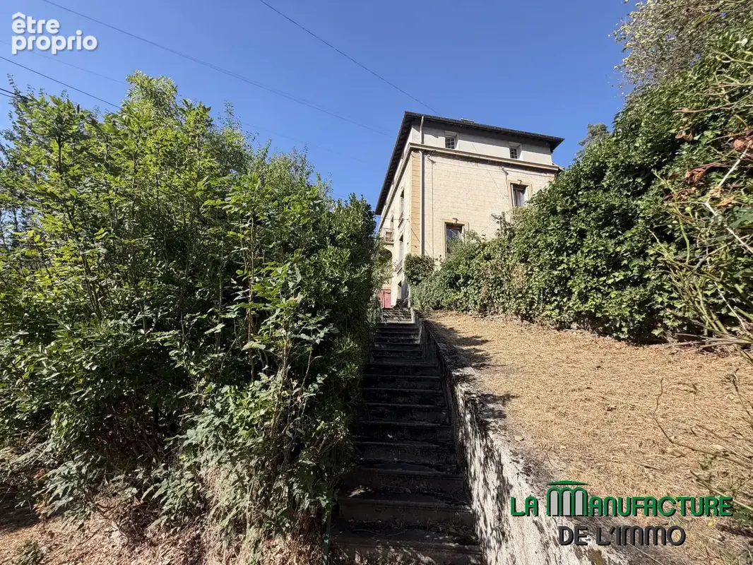 Maison bourgeoise de 1906 - 297.93 m2 habitables - parcelle de terrain de 2480 m2- secteur Cotatay / La Poura - photo 13
